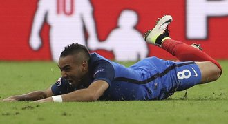 Francouzský zázrak! Payet kouzlil s míčem, rozhodl šibenicí a plakal