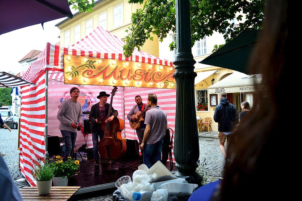 Francouzské trhy na Kampě slaví už desáté výročí