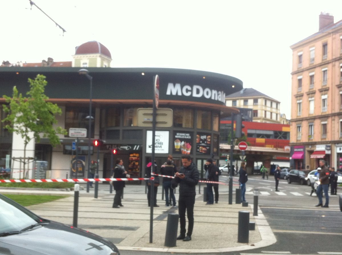 K výbuchu došlo v restauraci McDonald´s.