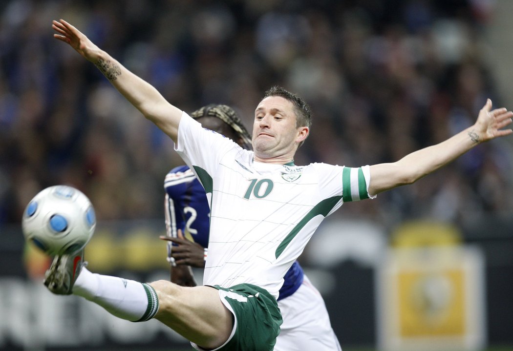 Robbie Keane byl hrdinou Irska, když vstřelil branku na 1:0.