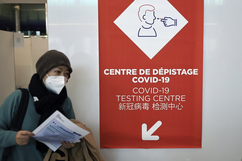 Koronavirus ve Francii: Testování lidí po příletu z Číny (leden 2023)