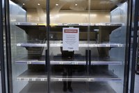 Hackeři zatopili supermarketům: Mrazáky na +50 °C, jídlo za desítky milionů do koše