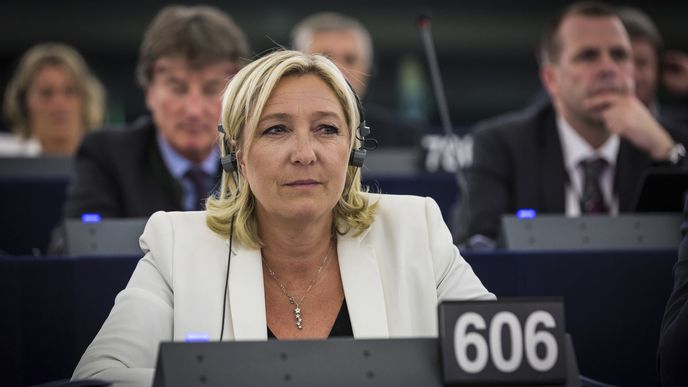 Francie a další země Evropské unie by měly vypsat referenda o odchodu z unie, míní šéfka francouzské krajní pravice Marine Le Penová. 