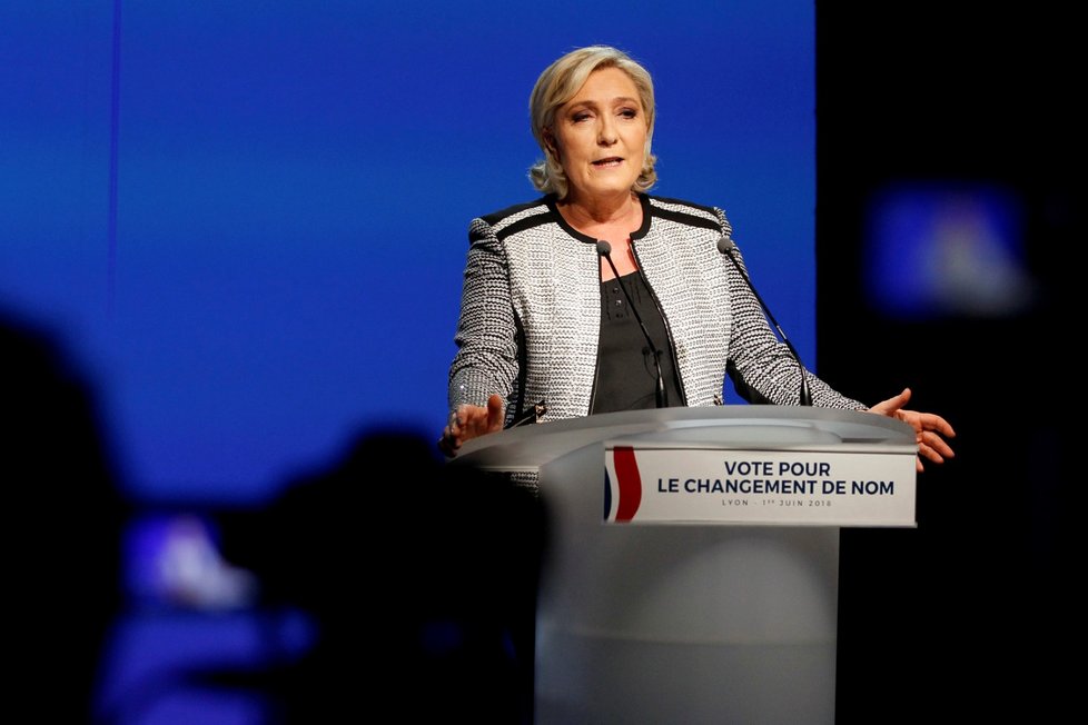 Francouzská krajně pravicová Národní fronta změnila na začátku června název