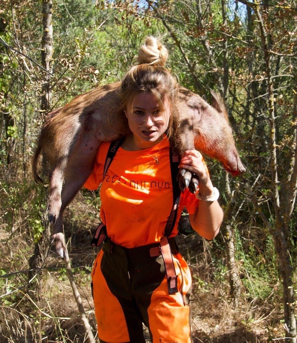 Lovkyně Johanna vyvolává kontroverze. Dokonce si kvůli výhrůžkám smrtí změnila příjmení!