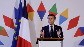 Emmanuel Macron závěrem Evropské rady v Praze.