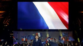 Emmanuel Macron krátce poděkoval za znovuzvolení.