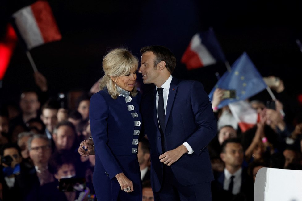 Emmanuel Macron s první dámou Brigitte