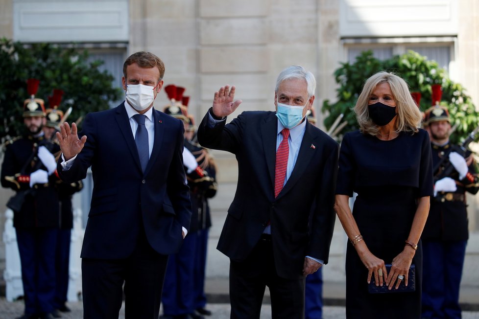 Francouzský prezident Emmanuel Macron s manželkou Brigitte hostili chilského prezidenta Sebastiána Piñeru.