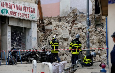Tragédie v Marseille: Ze sutin zřícených domů vytáhli již osm mrtvých