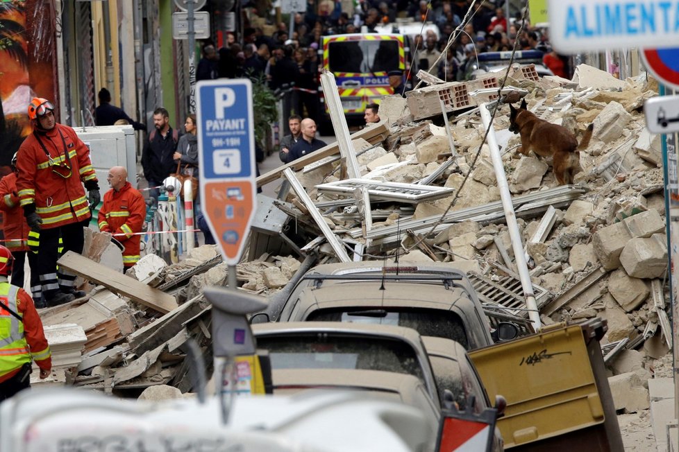 V centru francouzského Marseille se zřítily dvě několikapatrové budovy (5. 11. 2018)