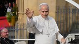 Papež bojuje s rakovinou plic: Co znamená jeho diagnóza, jaká je prognóza a jaká léčba ho může čekat?