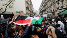 Demonstrace na podporu Palestinců v Paříži.