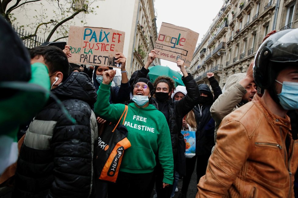 Demonstrace na podporu Palestinců v Paříži.