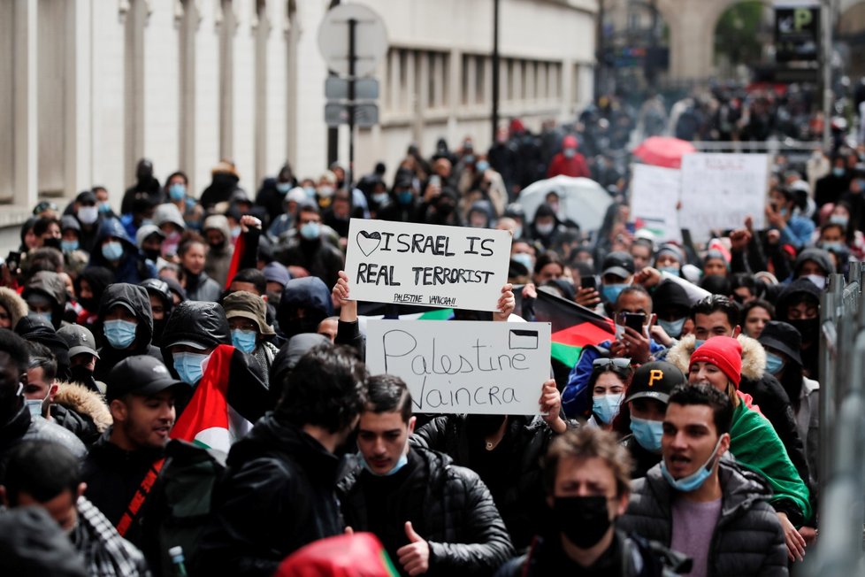 Demonstrace na podporu Palestinců v Paříži.