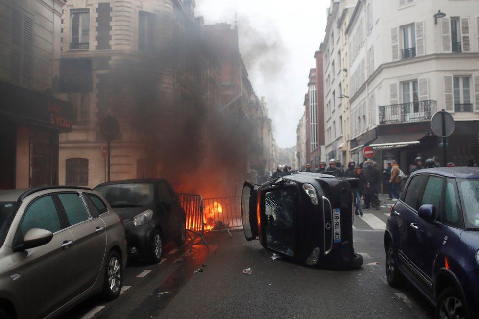 Protesty žlutých vest v Paříži (8.12.2018)