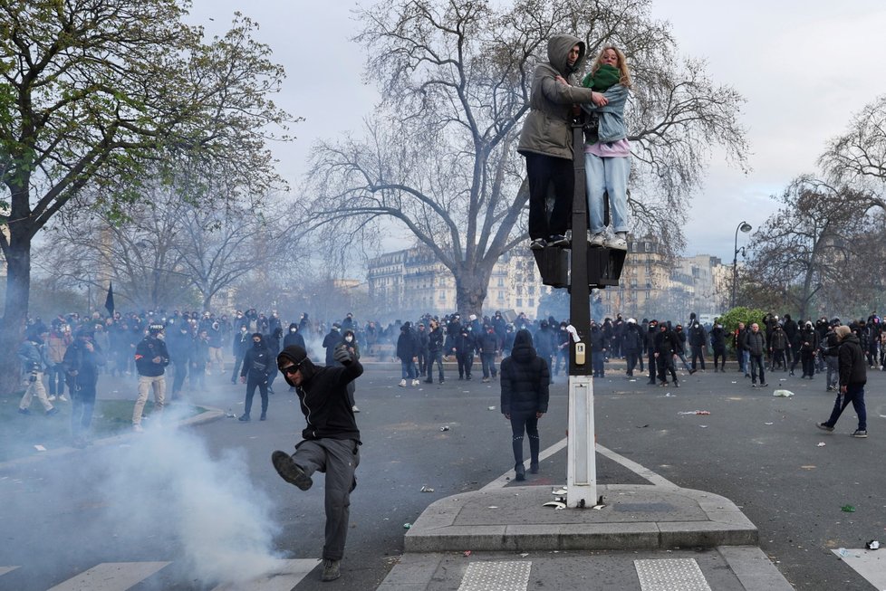 Demonstrace proti důchodové reformě ve Francii (28.3.2023)