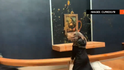 Aktivistky zacákaly polévkou sklo, které chrání obraz Mony Lisy. (28.1.2024)