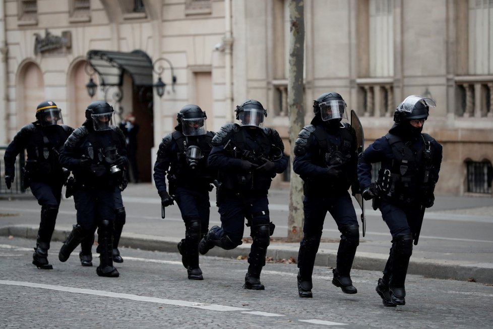 Protesty žlutých vest v Paříži (8.12.2018)