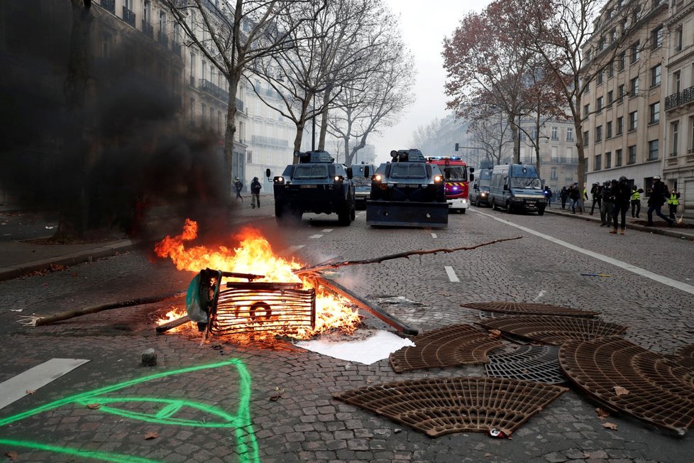 Protesty žlutých vest v Paříži (8.12.2018)