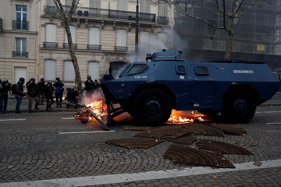 Protesty žlutých vest v Paříži (8.12.2018)