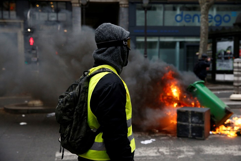 Protesty žlutých vest v Paříži (8. 12. 2018)