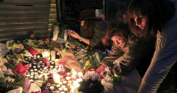 Teror v Paříži: Mezi teroristy byli i "uprchlíci"!