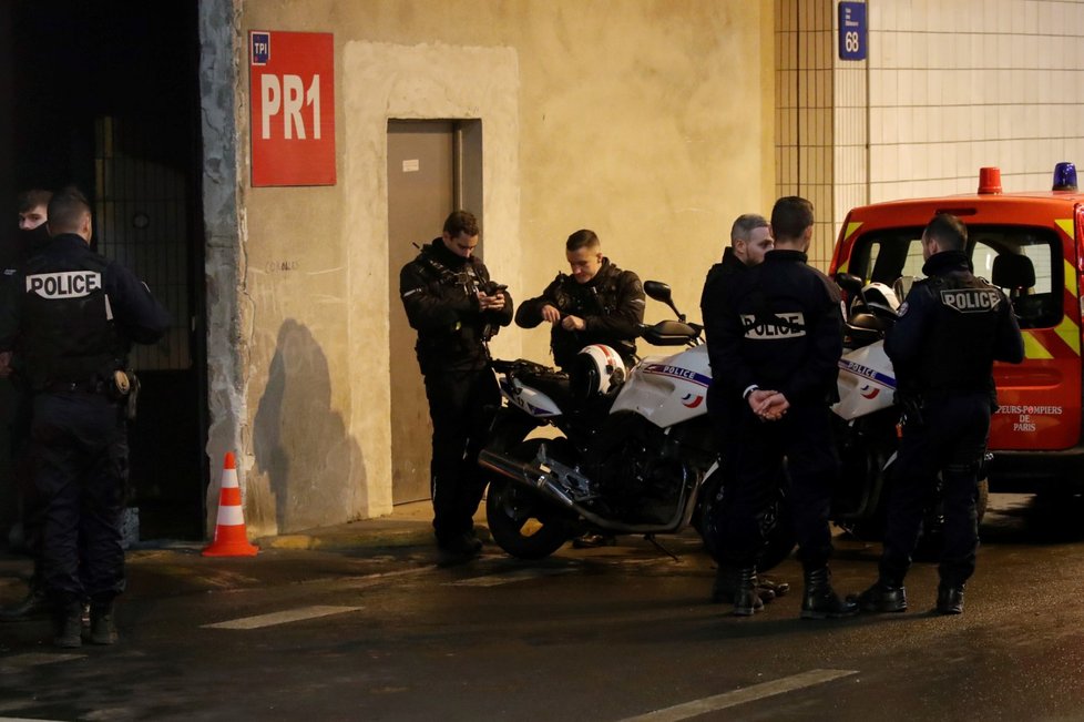 Policisté v Paříži zastřelili muže, který je ohrožoval nožem (13. 12. 2019)