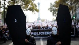 Francouzští policisté vyšli do ulic Paříže