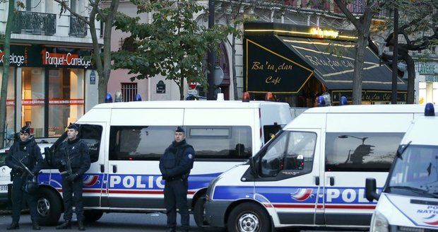 Teroristé ISIS měli znovu zabíjet v Paříži. Cíl: Disneyland i vánoční trhy