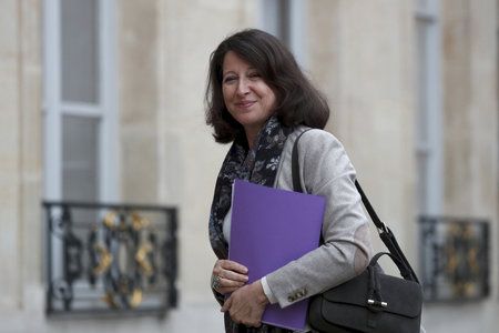 Francouzská exministryně zdravotnictví Agnès Buzynová