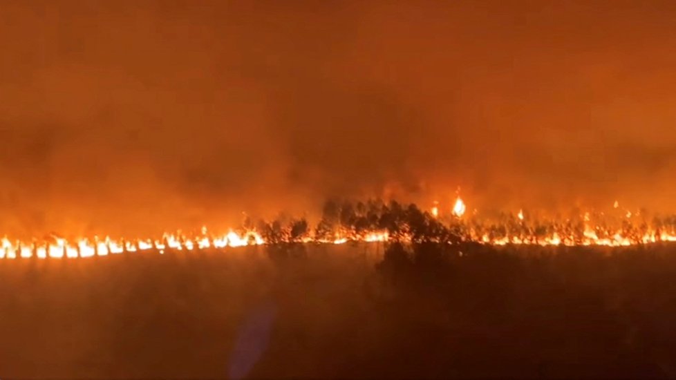 Požár ve francouzském Bordeaux (11. 8. 2022)