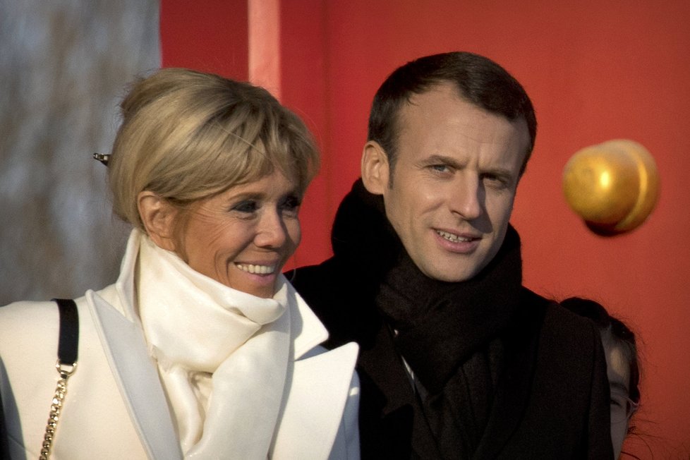 Francouzský prezident Emmanuel Macron s manželkou Brigitte.