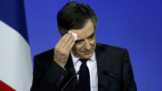 Francouzský kandidát na prezidenta Fillon čelí dalšímu skandálu. Nechal si nakoupit oblečení za milion korun