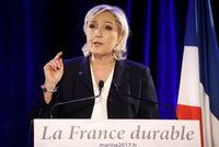 Le Penová se pustila do médií. Hystericky prý podporují jejího soka Macrona