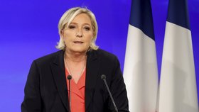 Evropský parlament vzal Le Penové imunitu kvůli výrokům na adresu francouzského veřejného činitele.