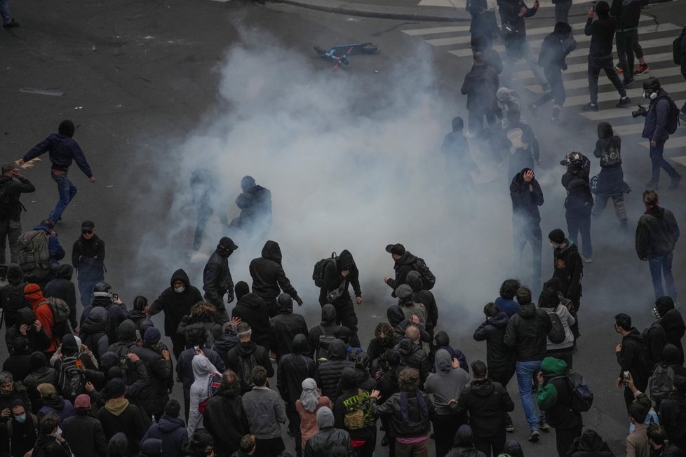 Násilné protesty ve Francii (23. 3. 2023)
