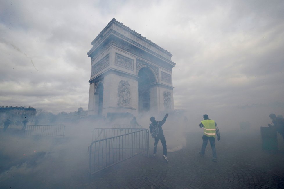Protesty hnutí žlutých vest v Paříži (16. 3. 2019)