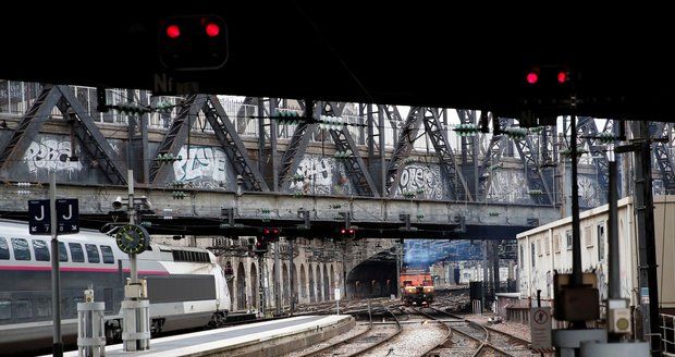 Ve Francii se stávkuje i na Štědrý den: Nepřestaneme, vzkazují železničáři 