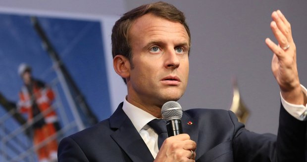 Macron promluvil smířlivě k pracující třídě. Rázně odmítl řeči o své aroganci