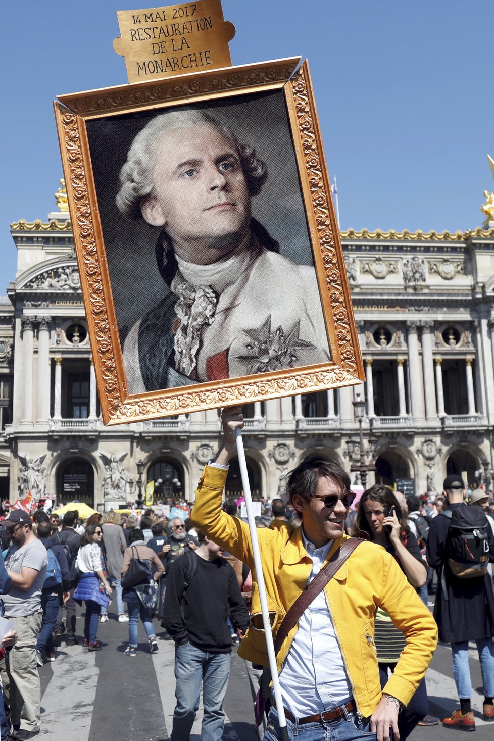 Protesty proti vládě prezidenta Macrona.