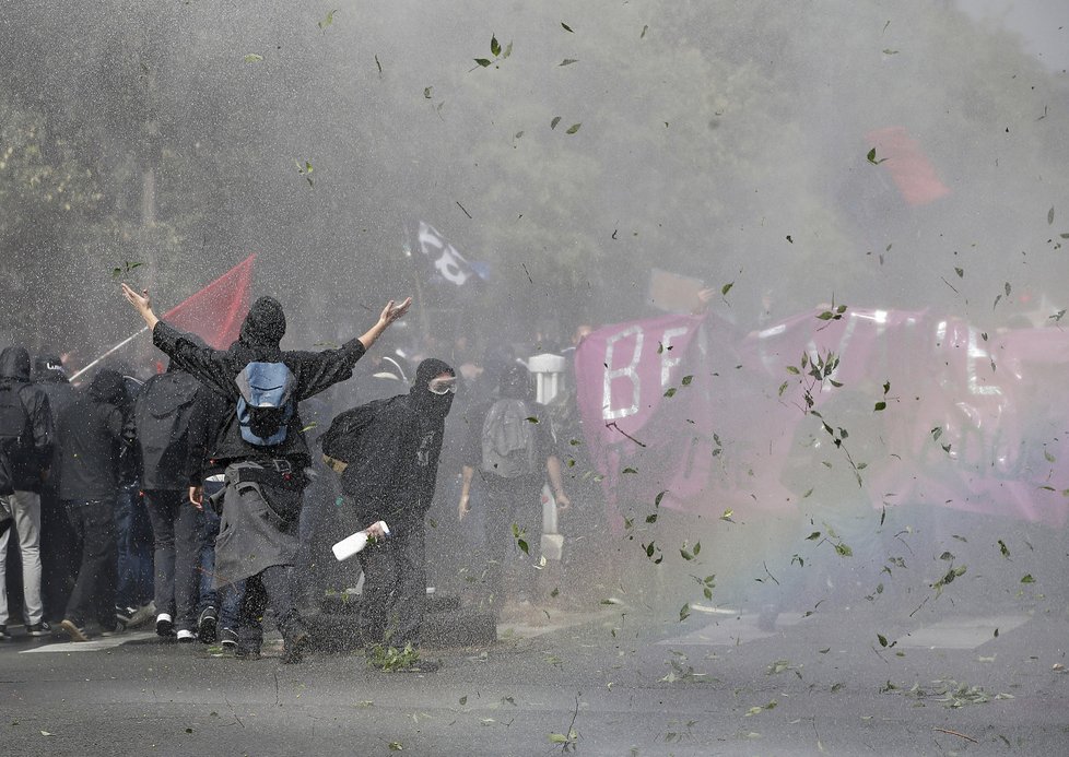 Reformy zákoníku práce vyvolaly ve Francii vlnu protestů.
