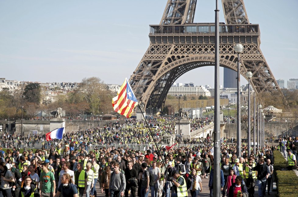Protesty žlutých vest ve Francii pokračují i tento týden (30. 03. 2019).