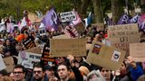 Nepokoje ve Francii kvůli drahotě: V Paříži skončilo 120 lidí ve vazbě