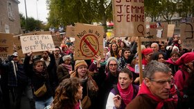 Protest kvůli sjezdu krajně pravicové strany Rassemblement National (RN) v Orléans