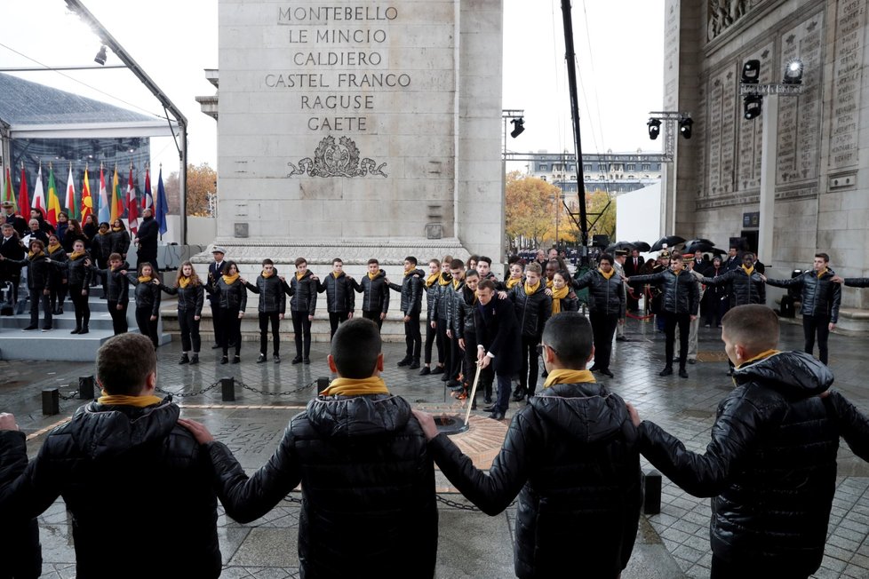 100. výročí konce první světové války si v Paříži připomínají státníci ze 180 zemí.