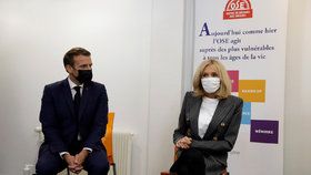 Prezident Macron s manželkou Brigitte.