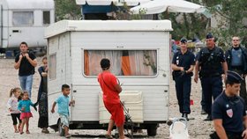 Romové se bouří i proto, že jim francouzské úřady nechtějí poskytnou náhrady za zobřené příbytky