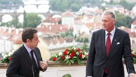 Nicolas Sarkozy s někdejším premiérem Mirkem Topolánkem v roce 2008 v Praze.