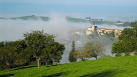 Ve vesnici La Gresle je zakázáno umírat o svátcích a víkendech.